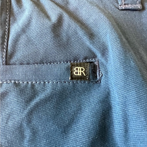 Banana Republic men’s flat front 9” blue shorts. Size 32. - Picture 5 of 6